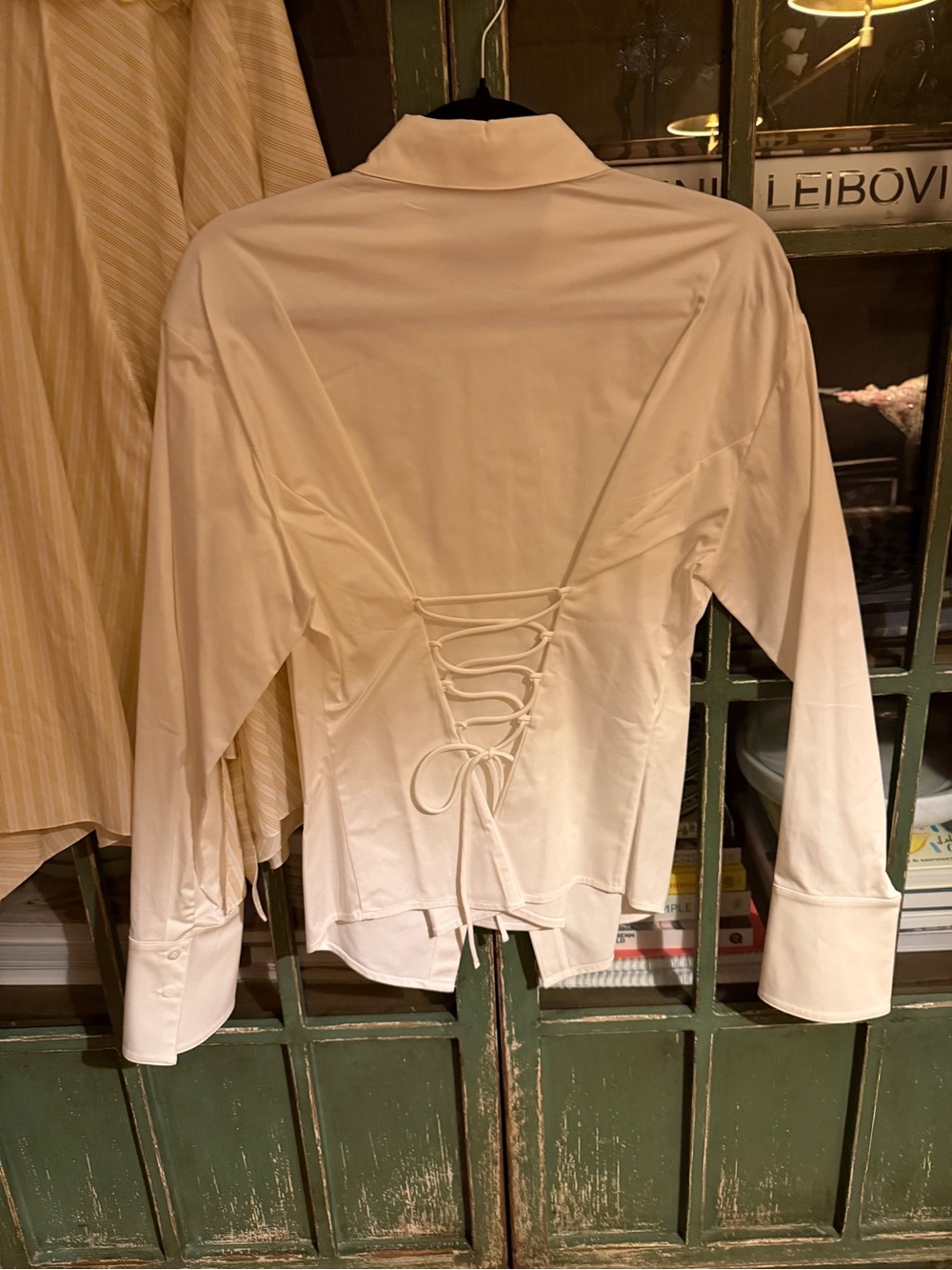 Favorite Daughter ‘The Don’t Waist Time Top’ White Button down Size M NWT